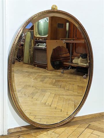 Ovaler Spiegel mit Facettenschliff im Messingrahmen