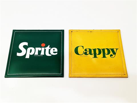 2 gepolsterte Vintage Werbeschilder "Sprite" und "Cappy"