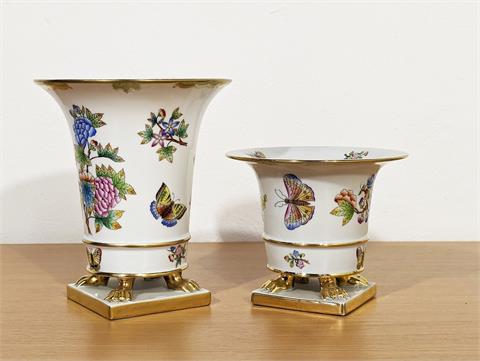 Zwei Porzellanvasen "Queen Victoria" von Herend Porzellan