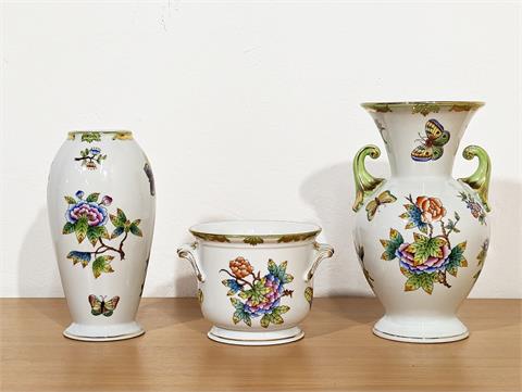 Drei Porzellan Blumenvasen "Queen Victoria" von Herend Porzellan