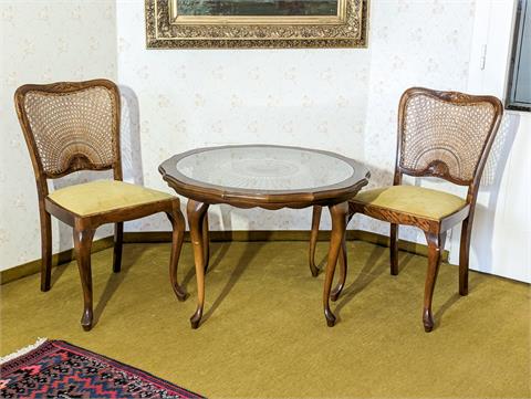 Salontisch mit zwei Sessel im Chippendale Stil mit Wiener Geflecht