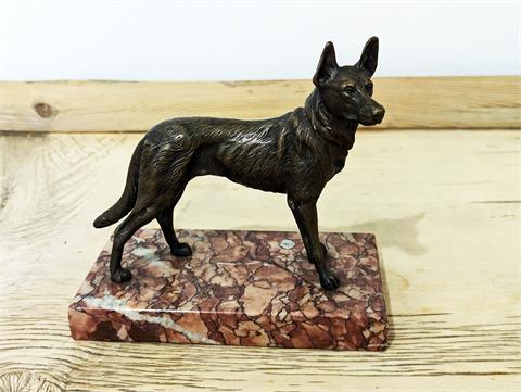 Wiener Bronze "Schäferhund" auf Marmorsockel