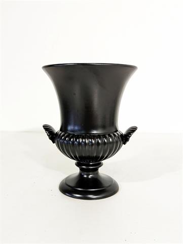 Schwarze Vase von Wedgwood Jasperware / Bisquitporzellan