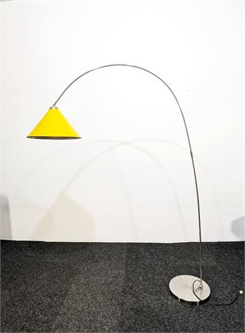 Bogenlampe mit gelbem Vintage Blechschirm