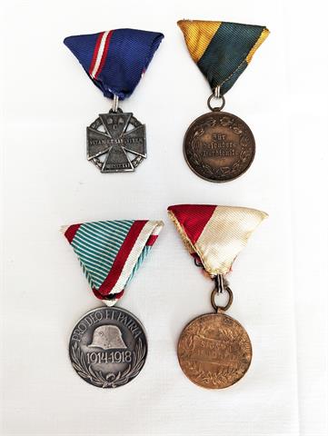Vier Orden / Medaillen