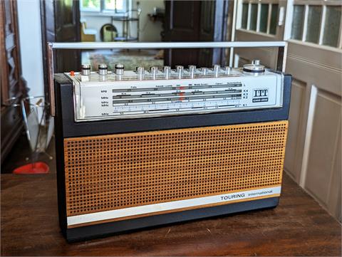 Altes tragbares Radio von ITT Schraub Lorenz