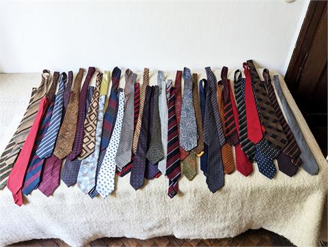 Konvolut (Seiden-) Krawatten