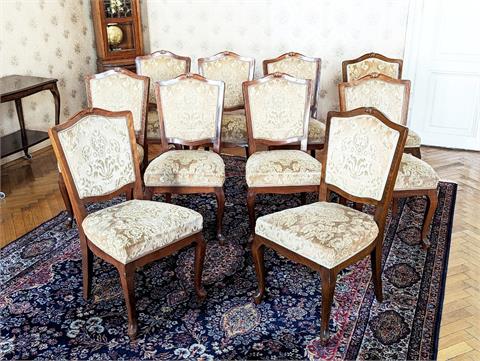 Zehn Stühle im Barockstil