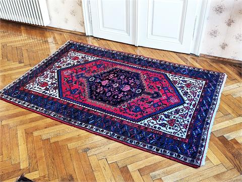 Alter handgeknüpfter orientalischer (Sageh) Teppich