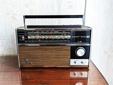 Tragbarer Vintage Radio "Yacht Boy N" von Grundig