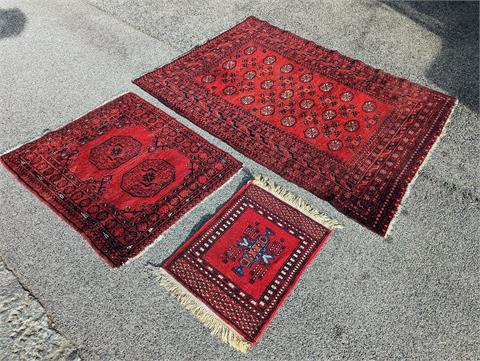 Drei alte handgeknüpfte orientalische Teppiche