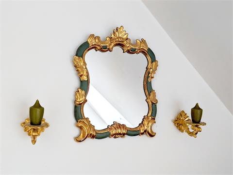 Spiegel mit zwei Appliken im Barockstil