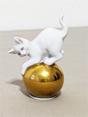 Ältere Porzellanfigur "Katze auf Goldkugel" von Rosenthal Porzellan