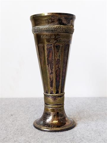 Antiker versilberter Pokal aus Messing