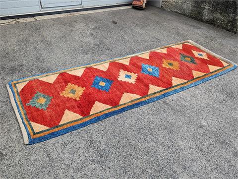Alter handgeknüpfter orientalischer Teppich (Gabbeh)