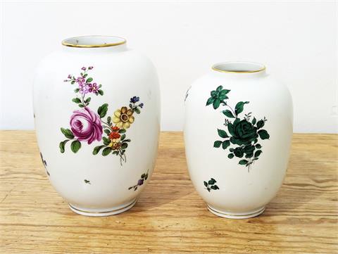 Zwei Porzellanvasen von Augarten Porzellan