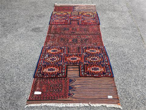 Alter orientalischer handgeknüpfter (Sattel-) Teppich / Kelim