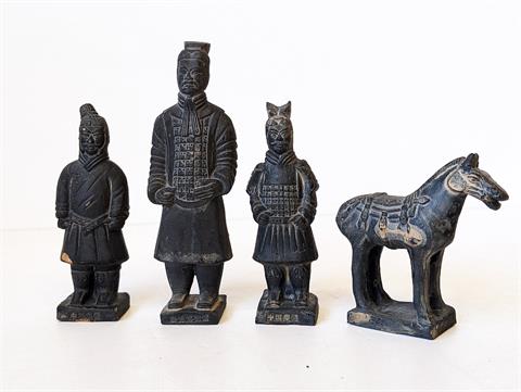 Vier alte chinesische Terracotta Krieger Skulpturen