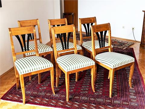 Sechs Stühle im Biedermeierstil